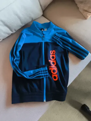 Sudadera Adidas azul y naranja, talla para 8-10