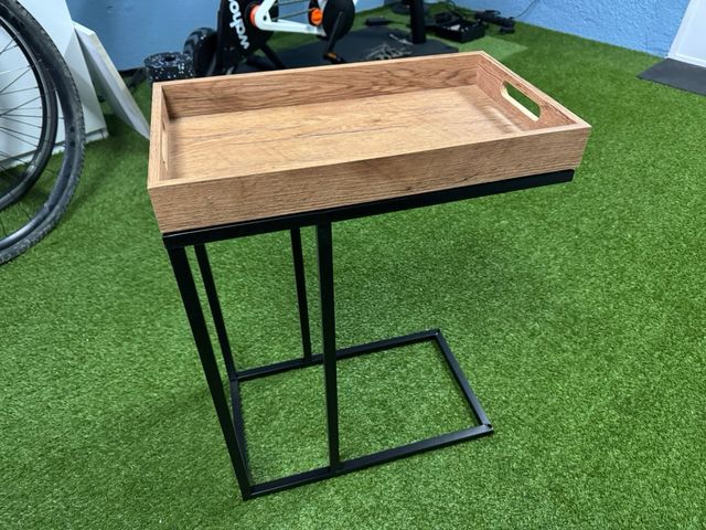 Mesa auxiliar bandeja madera y metal