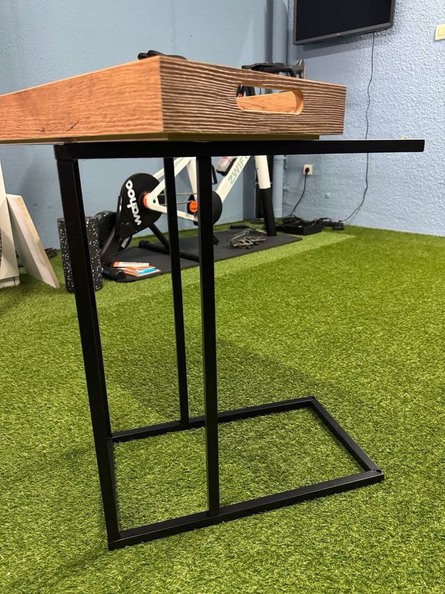 Mesa auxiliar bandeja madera y metal