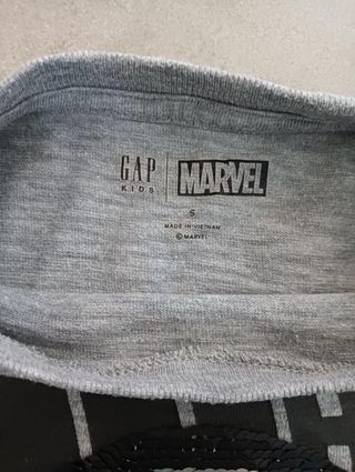 Camiseta Gap Marvel Capitán América Lentejuelas