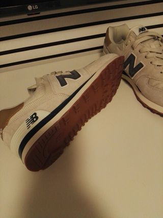 Zapatillas New Balance Beige/Azul Talla 42