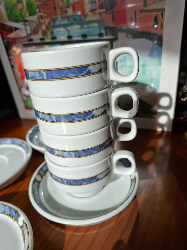 Juego 4 Tazas y Platillos Café