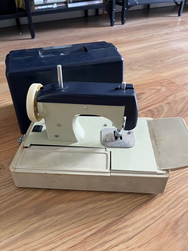 Máquina de coser Eureka Vintage Portátil