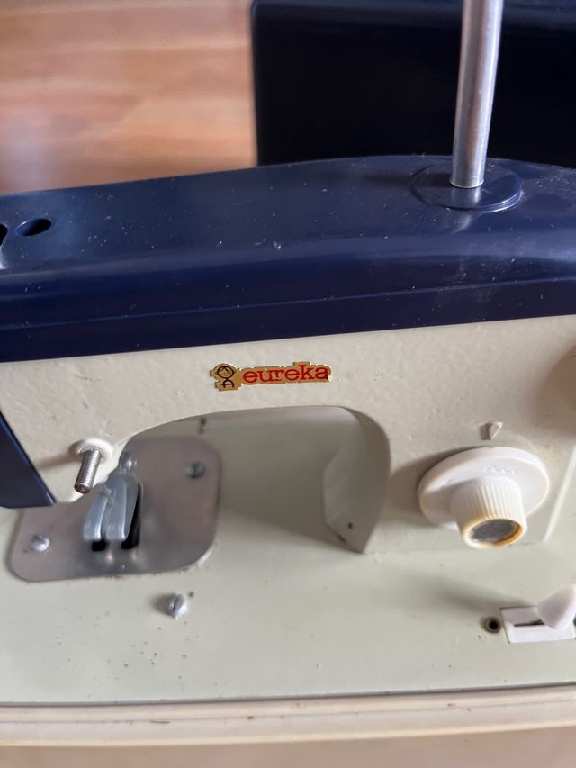 Máquina de coser Eureka Vintage Portátil
