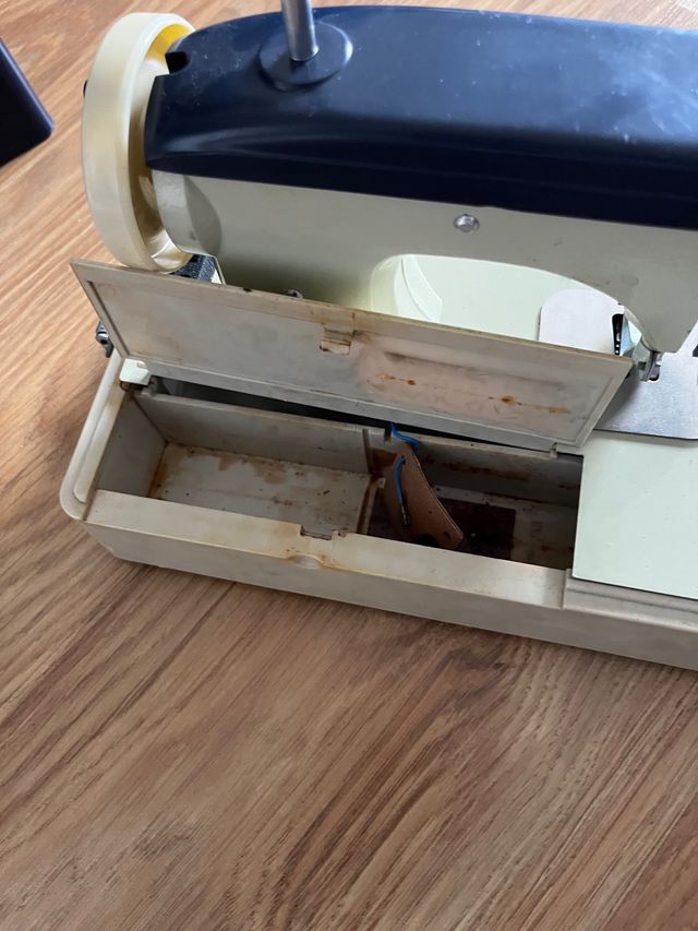 Máquina de coser Eureka Vintage Portátil