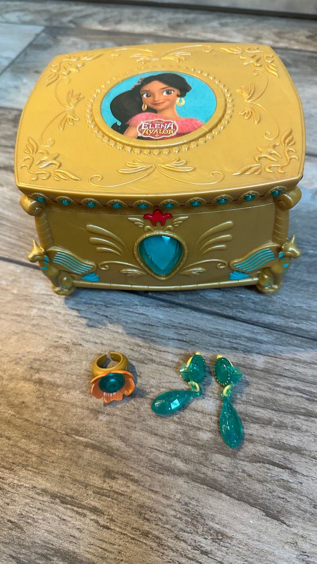 Joyero Elena de Ávalor con música y luz