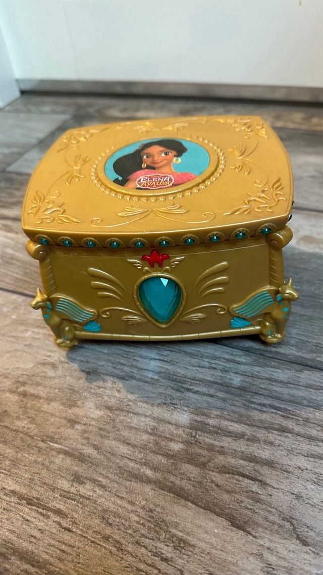 Joyero Elena de Ávalor con música y luz