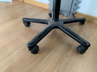 Silla de oficina negra