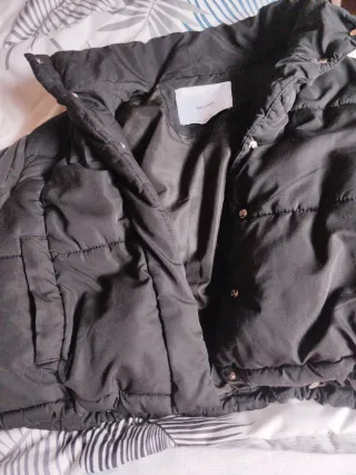 Cazadora negra Bershka talla XS