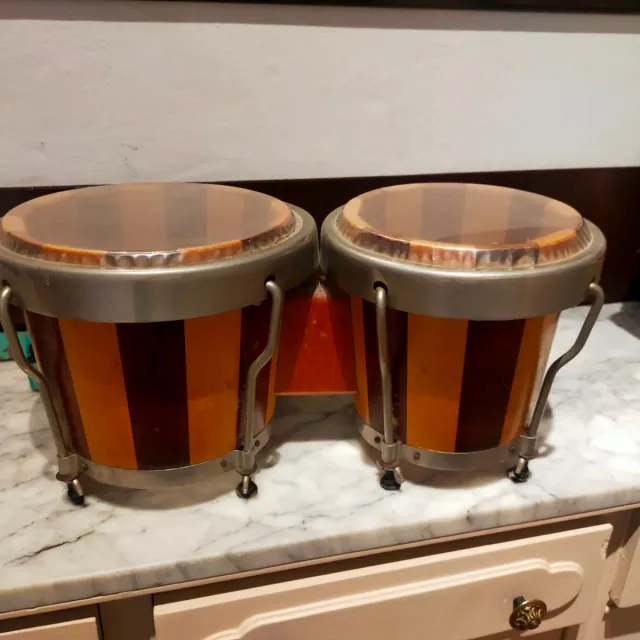 Bongos de madera a rayas