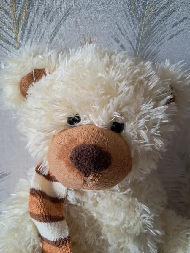 Oso de peluche, color beige con bufanda, 30 cm