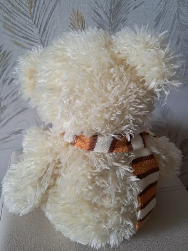 Oso de peluche, color beige con bufanda, 30 cm
