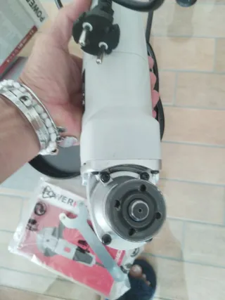 Smerigliatrice angolare Powerplus