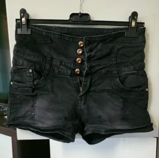 Pantalón vaquero corto elástico negro