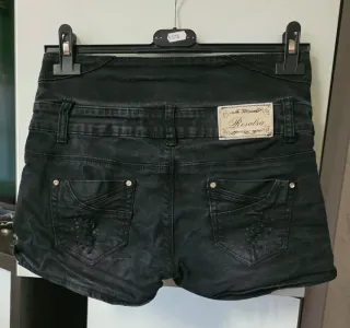 Pantalón vaquero corto elástico negro
