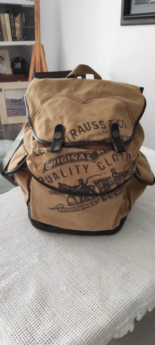 Mochila Levi's Beige y Marrón