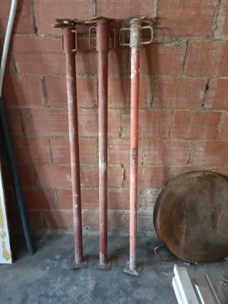3 Puntales de Obra Metálicos