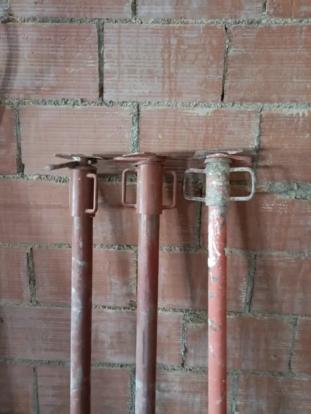 3 Puntales de Obra Metálicos