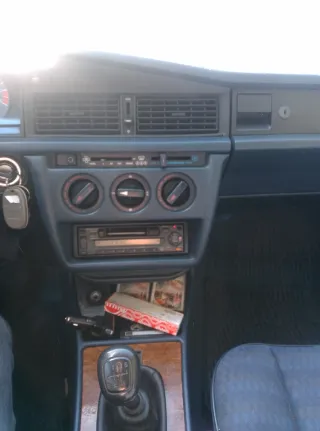 Mercedes-Benz 190E 1990