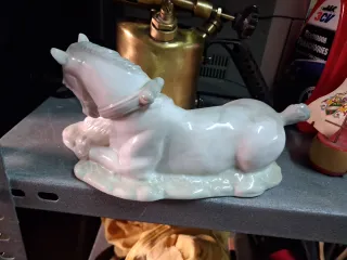 Caballo de porcelana antigua S.XX