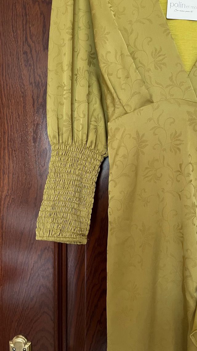 Vestido Polinet Moi invitada verde lima.