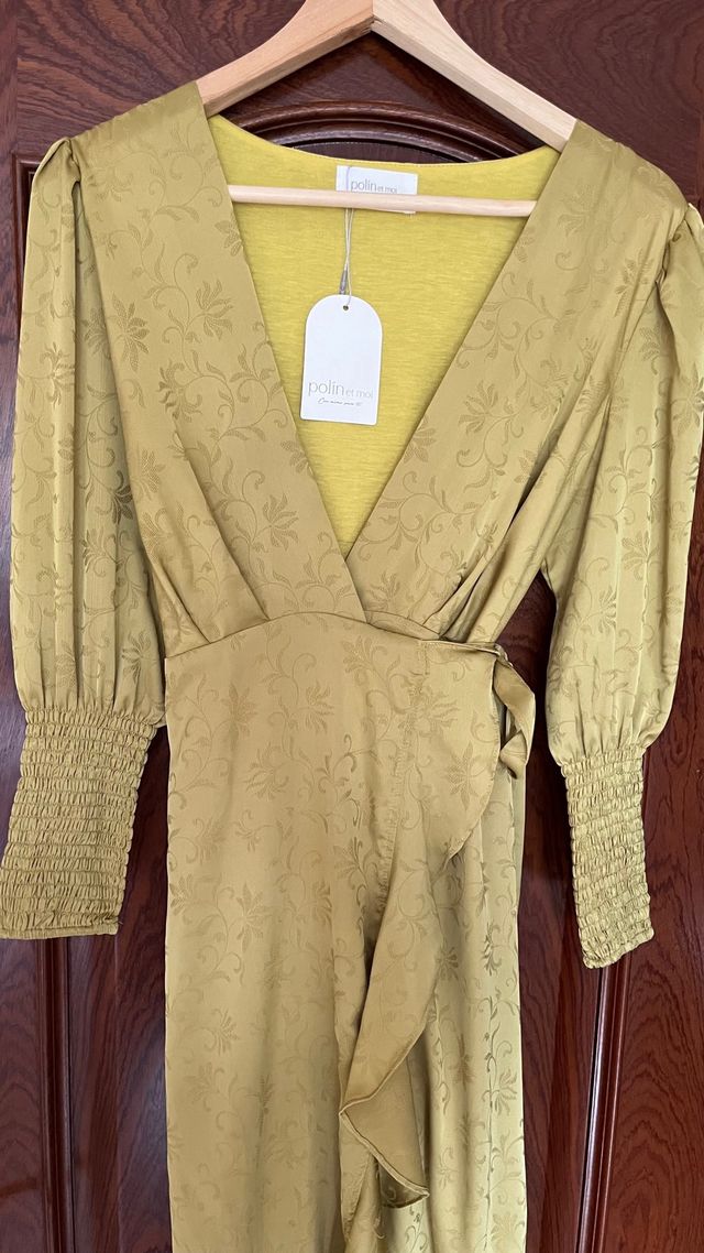 Vestido Polinet Moi invitada verde lima.