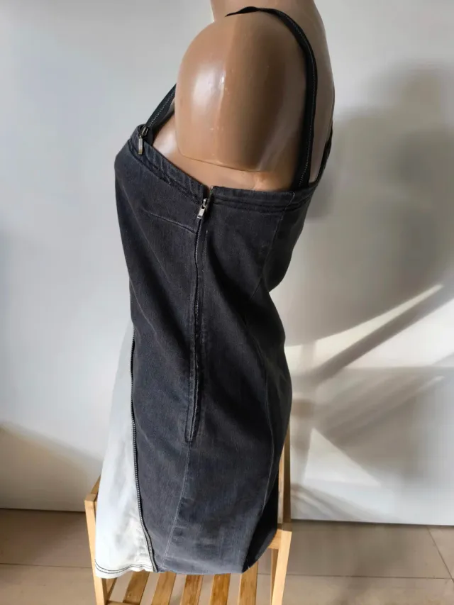 Vestido vaquero con cremalleras