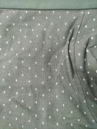 Bóxer verde con puntos blancos