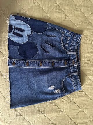 Falda vaquera customizada Mickey Mouse