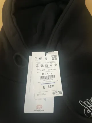 Sudadera infantil negra con capucha