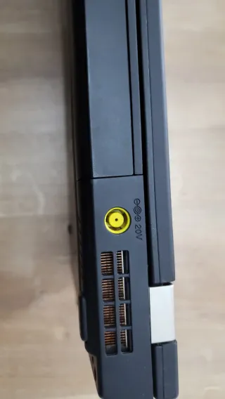 Portátil Lenovo ThinkPad Negro