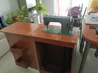 Máquina de coser Refrey Infinita