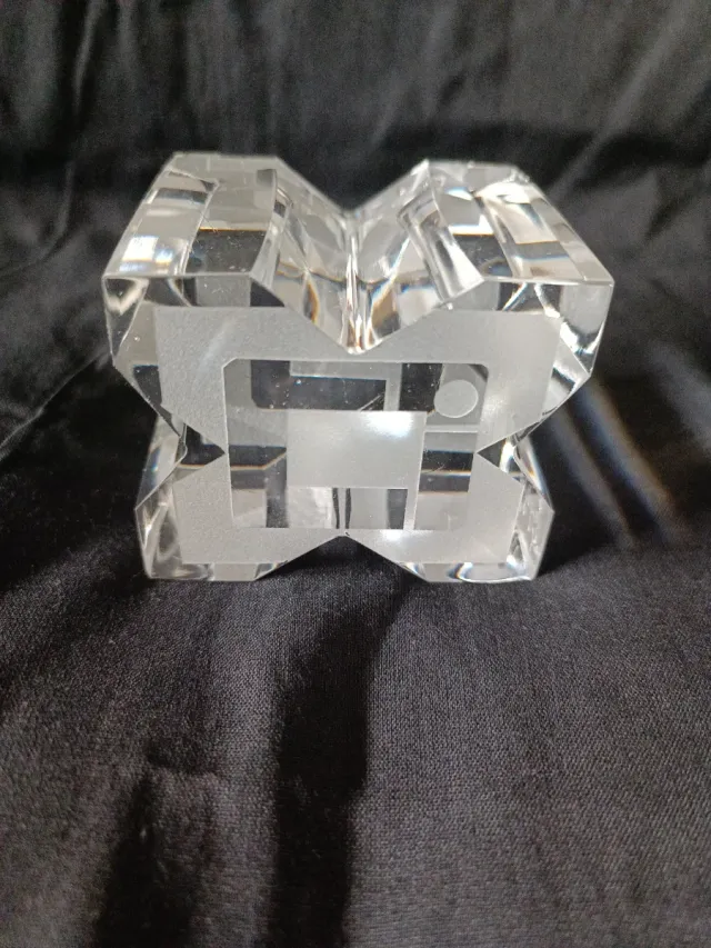 Pisapapeles vintage firmado