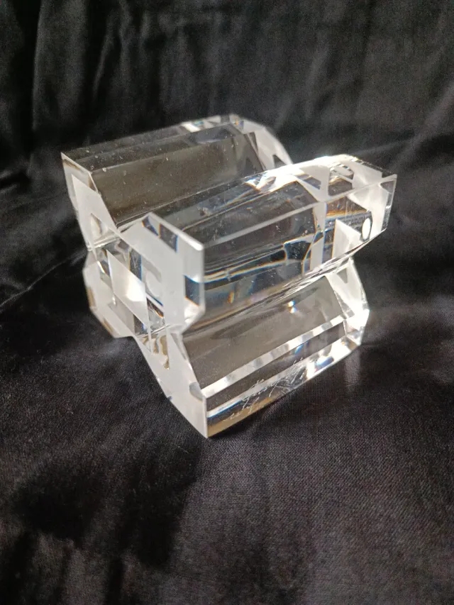 Pisapapeles vintage firmado