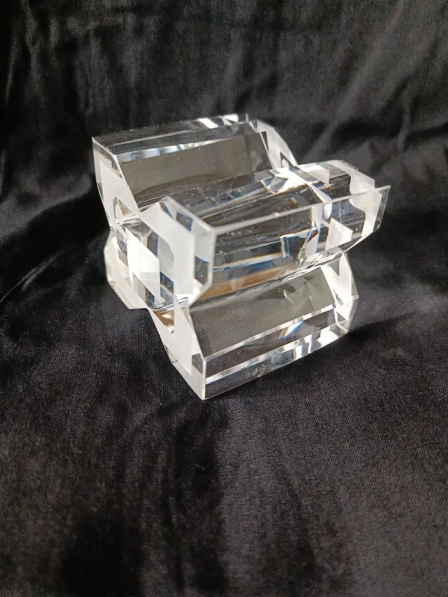 Pisapapeles vintage firmado