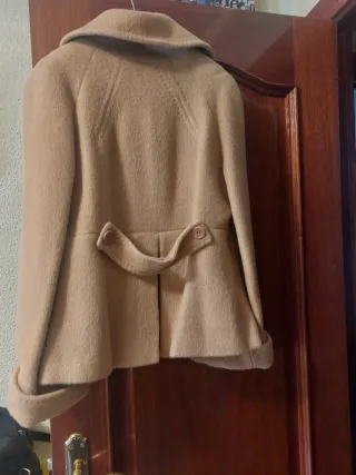 Chaquetón de paño beige