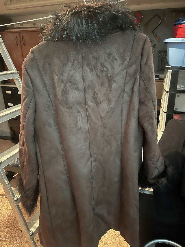 Abrigo Zara marrón con pelo