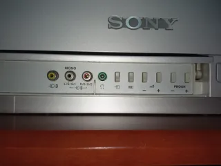TV Sony CRT + control remoto
