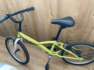 Bicicleta infantil B'twin color verde,