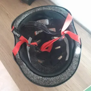 Patines y casco Oxelo negros