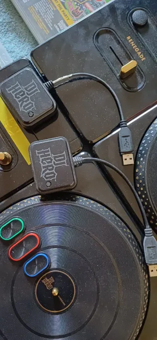 Lote DJ Hero Renegade PS3: 2 juegos 2 platos micro