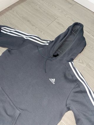 Sudadera Adidas Gris con Rayas Blancas