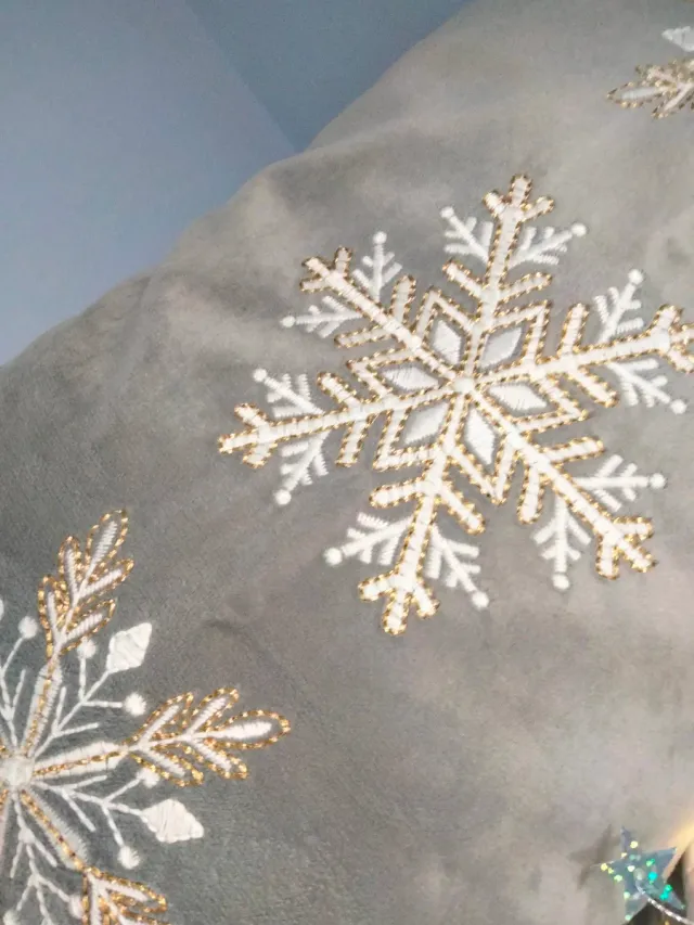 2 unidades de capas de almofada 50x30cm bordadas com motivos natalinos