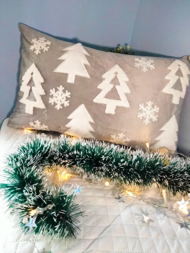 2 unidades de capas de almofada 50x30cm bordadas com motivos natalinos