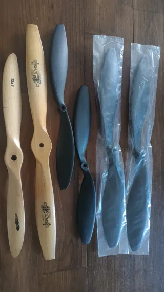 Eliche aeromodellismo nuove varie misure.