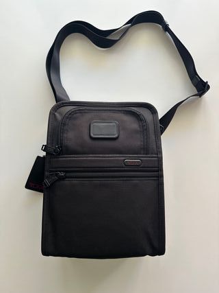 Bandolera Tumi Negra Nueva