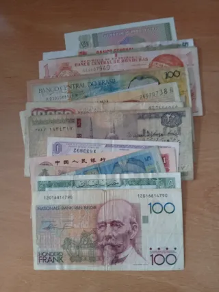 Lote 50 Billetes Extranjeros Variados