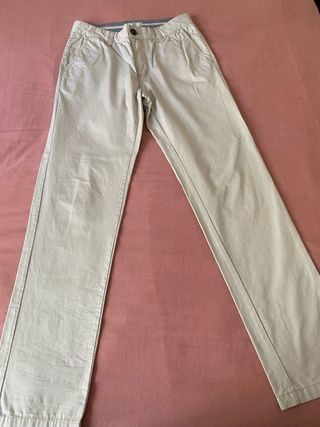 Pantalón chino beige hombre