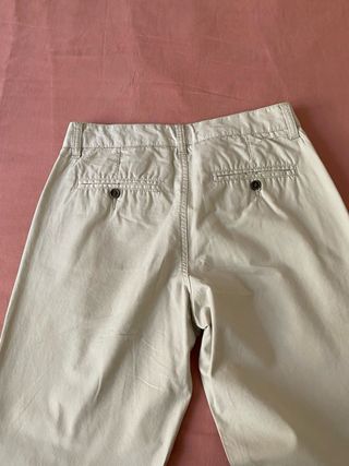 Pantalón chino beige hombre