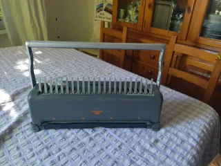 Taladradora Encuadernadora Peach